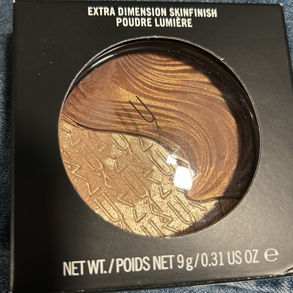 MAC Extra Dimension Skinfinish